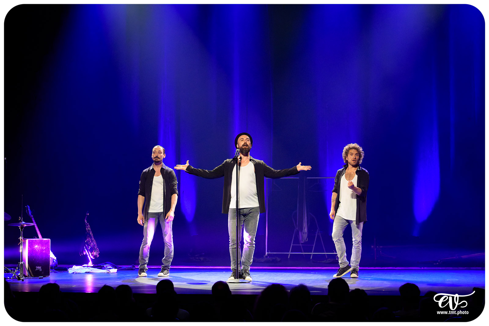 THE SHOW (LES TRIDICULOUS)